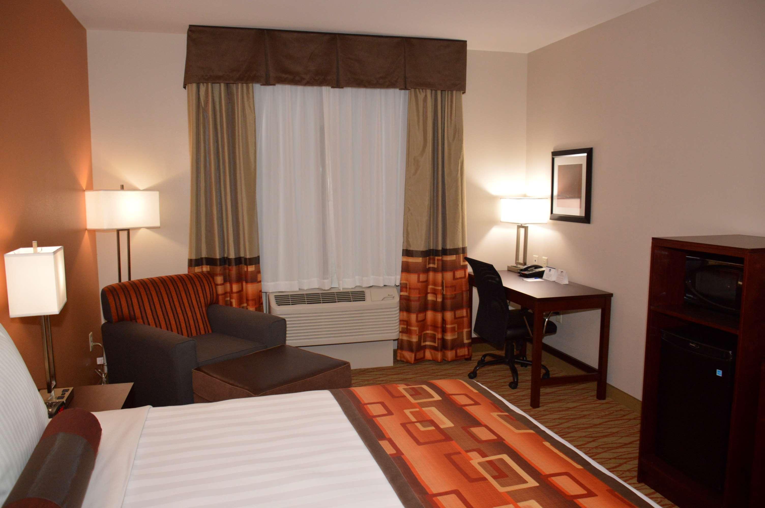 Best Western Plus Spring Inn & Suites Exterior foto
