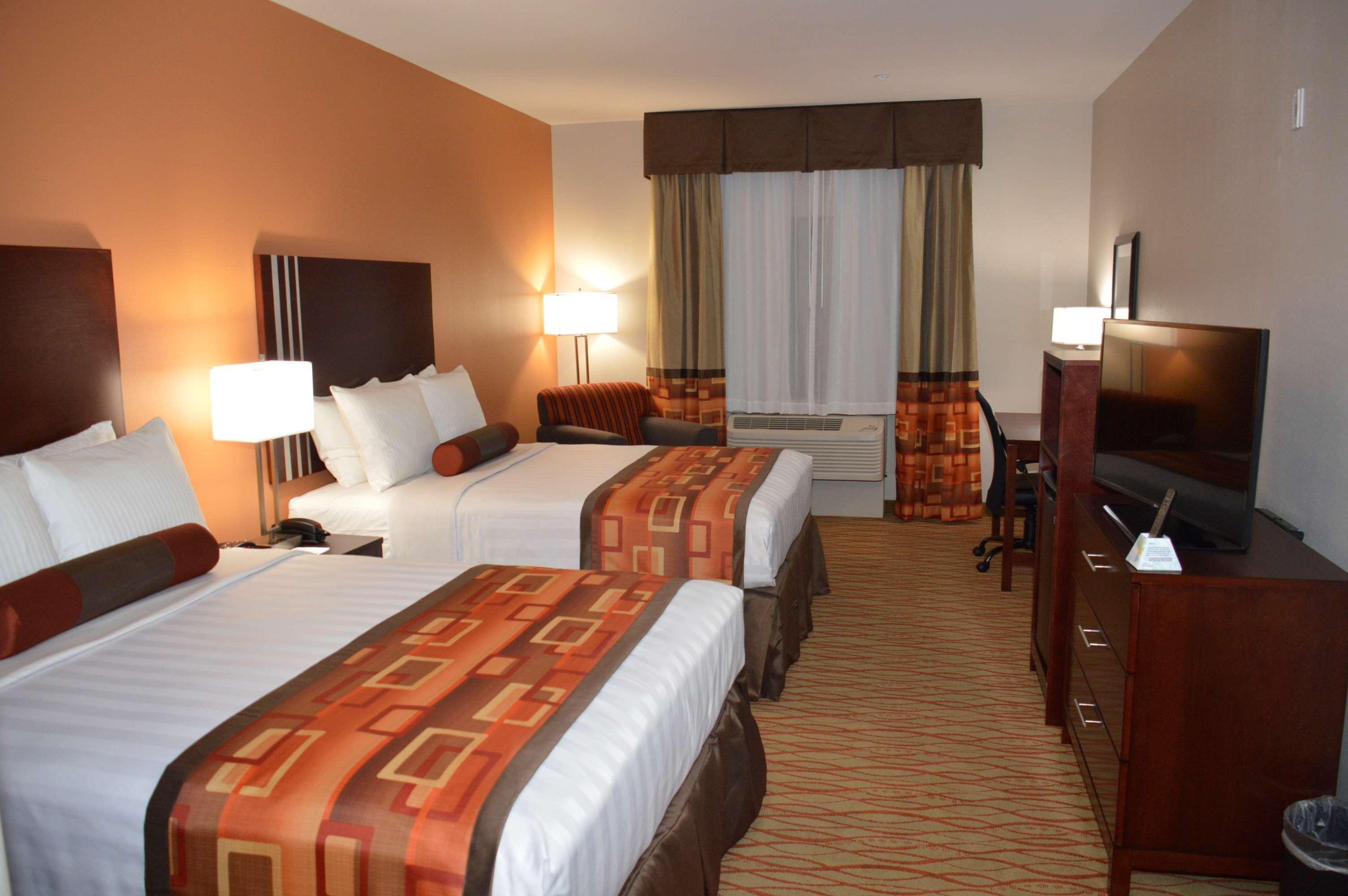 Best Western Plus Spring Inn & Suites Exterior foto
