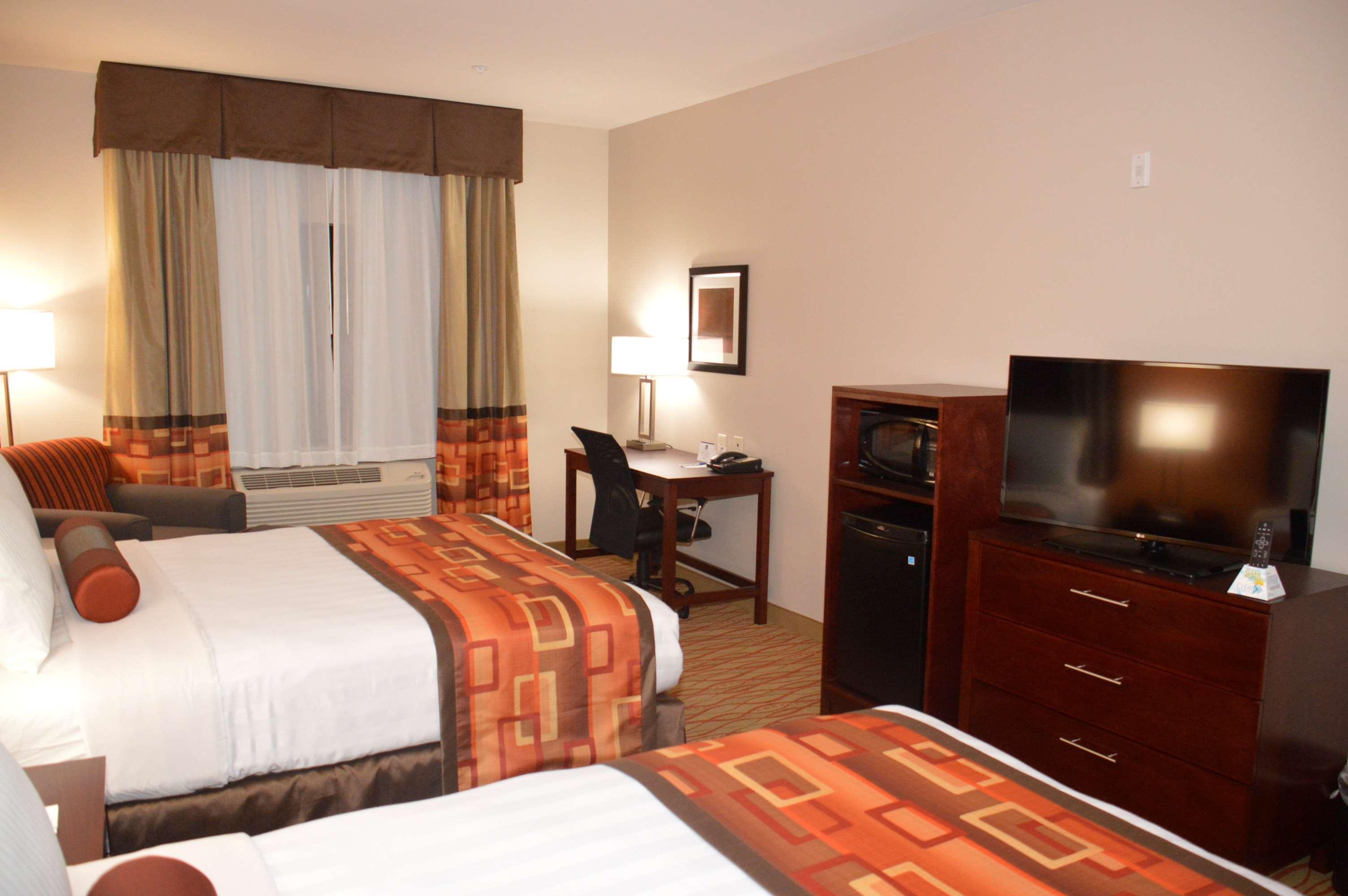 Best Western Plus Spring Inn & Suites Exterior foto
