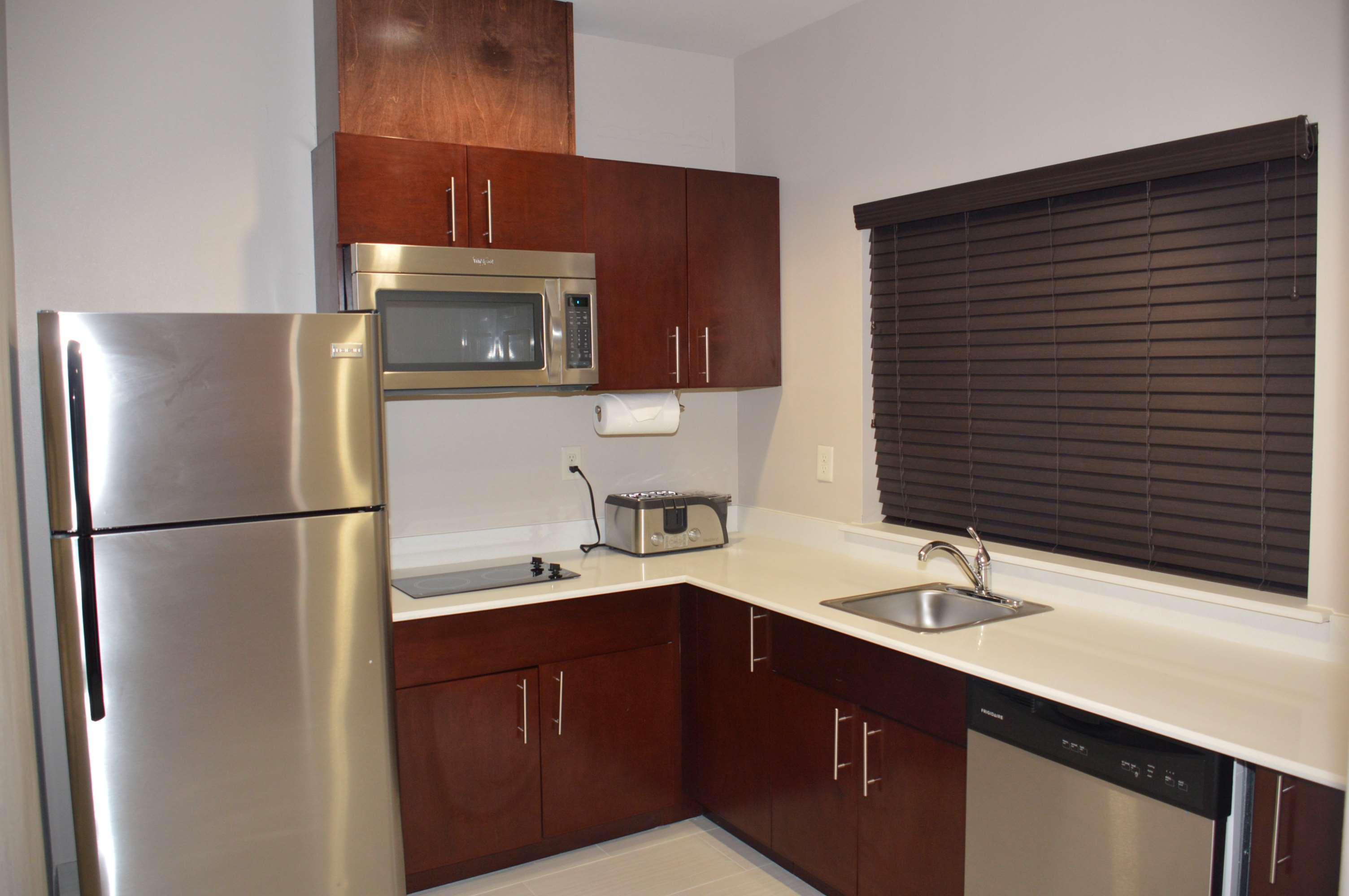 Best Western Plus Spring Inn & Suites Exterior foto