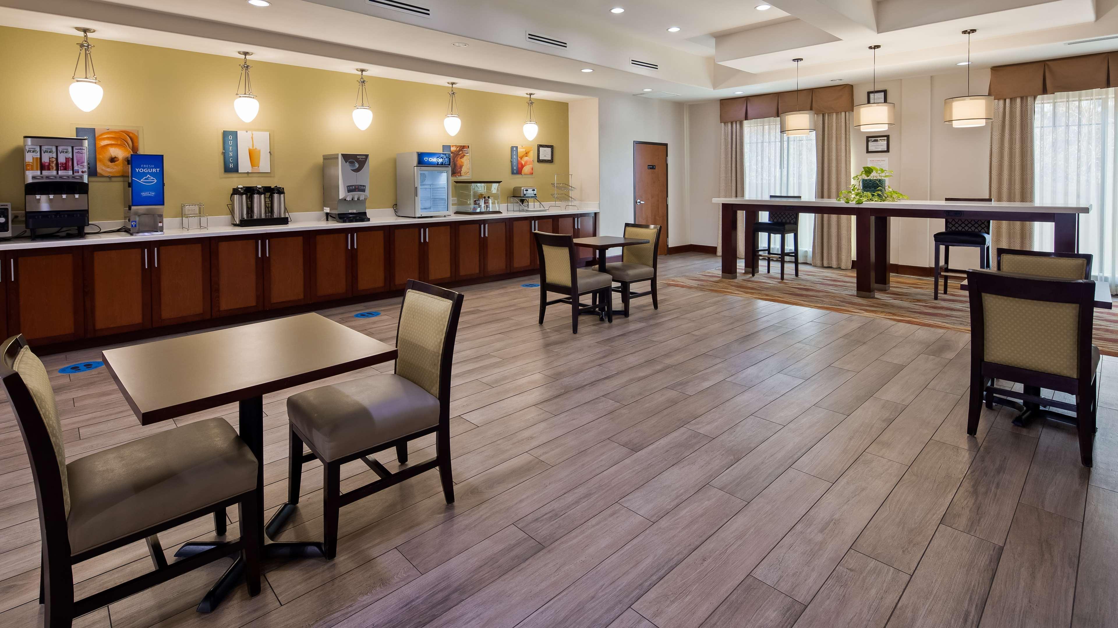 Best Western Plus Spring Inn & Suites Exterior foto