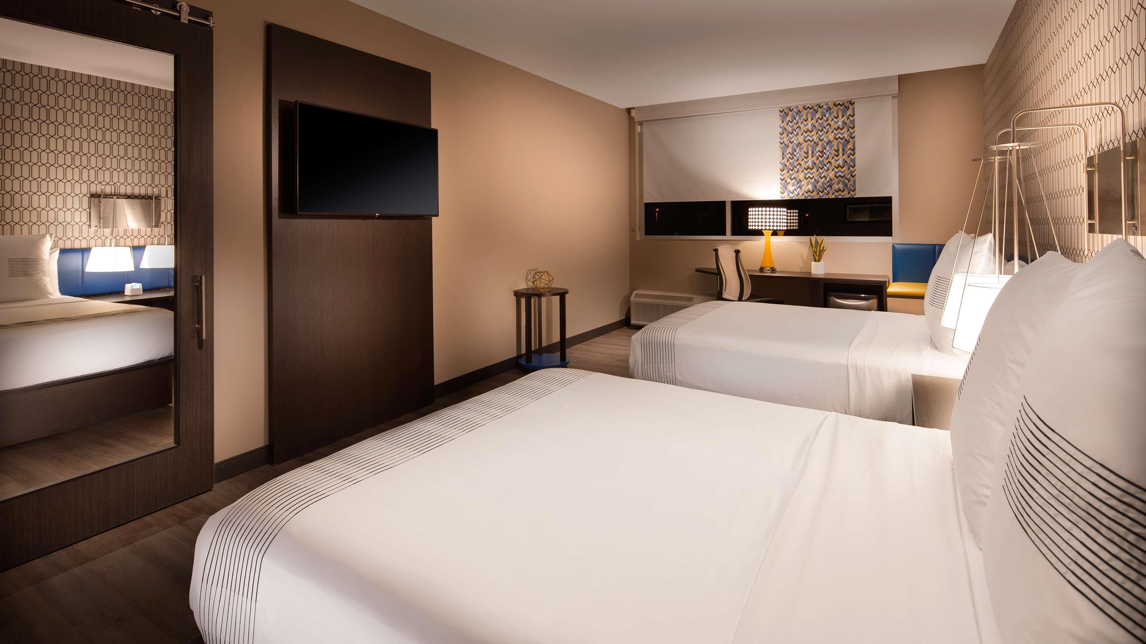 Best Western Plus Spring Inn & Suites Exterior foto