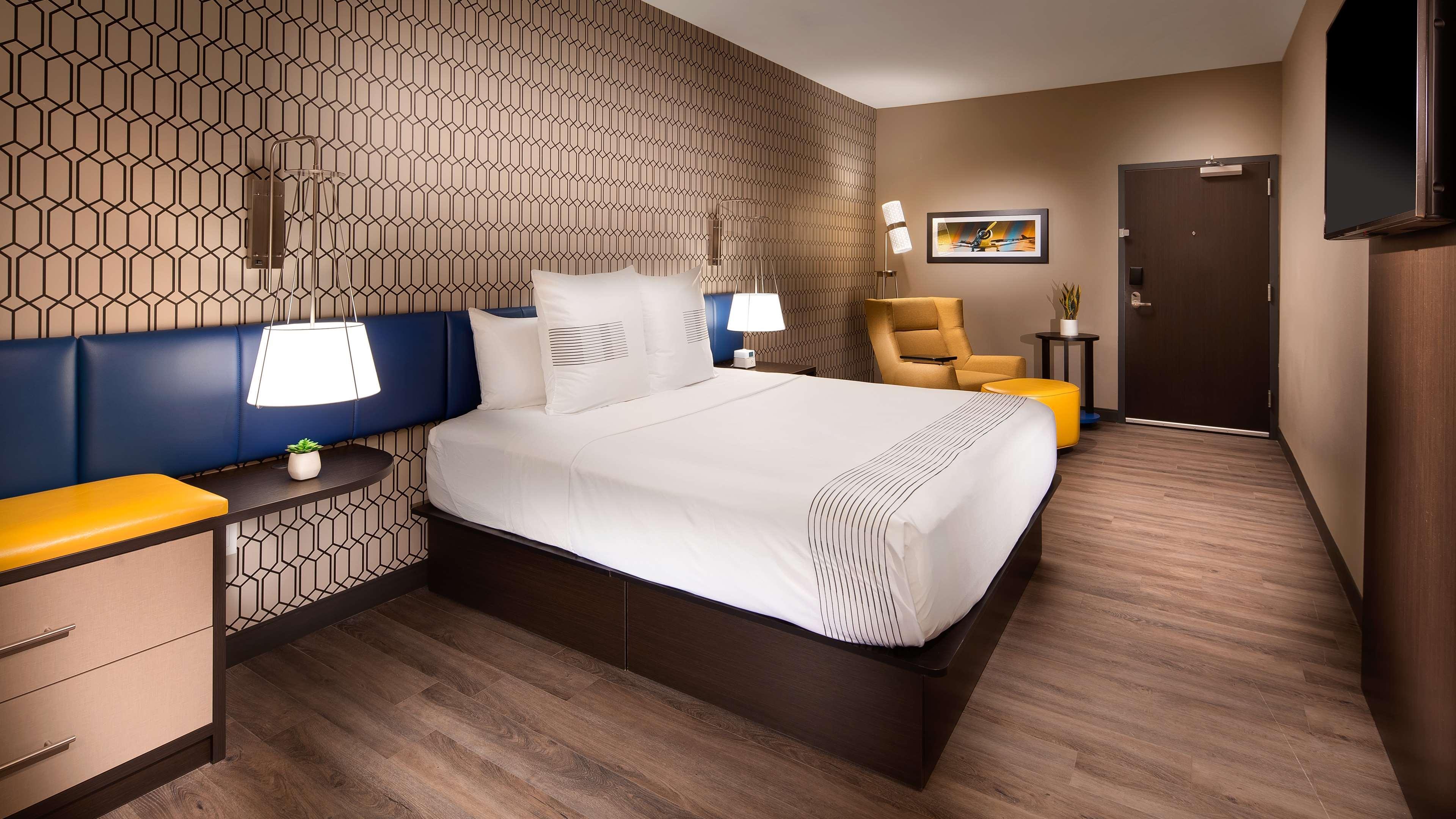 Best Western Plus Spring Inn & Suites Exterior foto